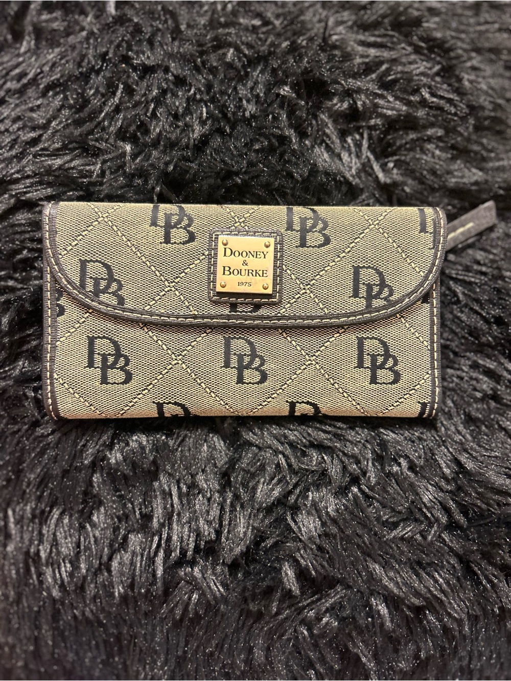 Dooney & Bourke Logo Continental Wallet | Black & Khaki Jacquard | Red Interior